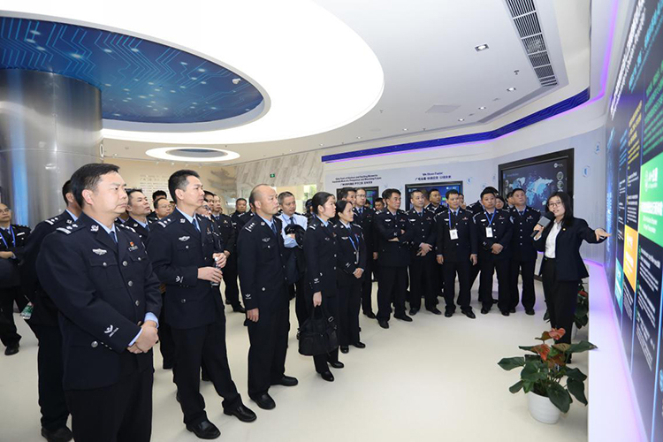廣東交警大隊(duì)參觀調(diào)研廣電運(yùn)通